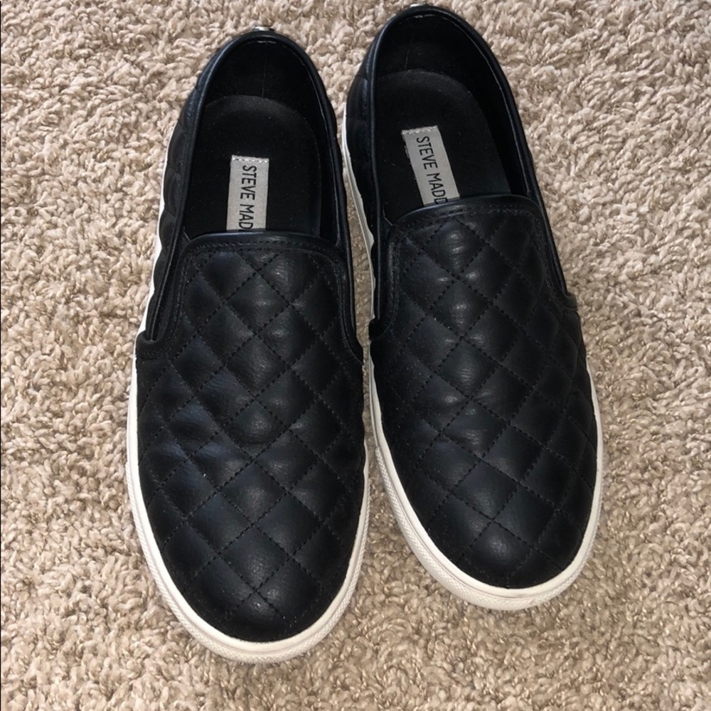 STEVE MADDEN SLIP ONS